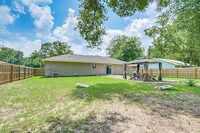 Walk to Rainbow River: Dunnellon Retreat