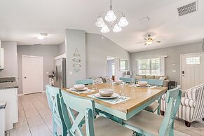 Walk to Rainbow River: Dunnellon Retreat