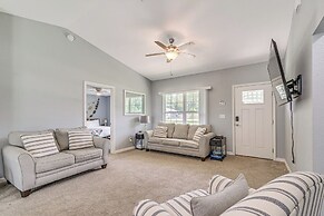 Walk to Rainbow River: Dunnellon Retreat