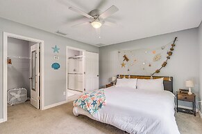 Walk to Rainbow River: Dunnellon Retreat