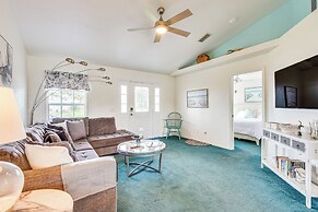 Lakefront Venice Home: 4 Mi to Manasota Key Beach!