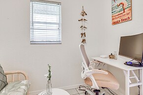 Lakefront Venice Home: 4 Mi to Manasota Key Beach!