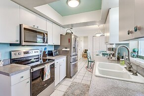 Lakefront Venice Home: 4 Mi to Manasota Key Beach!