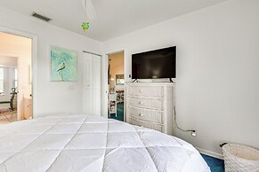 Lakefront Venice Home: 4 Mi to Manasota Key Beach!