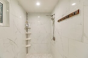 Bigfork Cottage w/ Hot Tub ~ 6 Mi to Flathead Lake