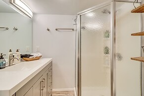 Bigfork Cottage w/ Hot Tub ~ 6 Mi to Flathead Lake