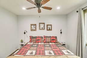 Bigfork Cottage w/ Hot Tub ~ 6 Mi to Flathead Lake