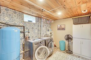 Bigfork Cottage w/ Hot Tub ~ 6 Mi to Flathead Lake