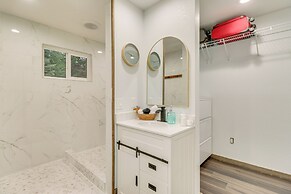 Bigfork Cottage w/ Hot Tub ~ 6 Mi to Flathead Lake