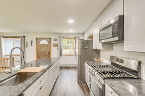 Bigfork Cottage w/ Hot Tub ~ 6 Mi to Flathead Lake