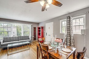 Pet-friendly Arlington Townhome w/ Furnished Patio