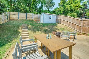 Pet-friendly Arlington Townhome w/ Furnished Patio