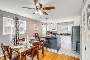 Pet-friendly Arlington Townhome w/ Furnished Patio