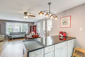 Pet-friendly Arlington Townhome w/ Furnished Patio