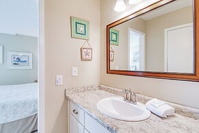 Breezy Orange Beach Condo w/ Balcony + Water View!