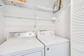 Breezy Orange Beach Condo w/ Balcony + Water View!