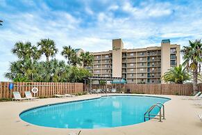 Breezy Orange Beach Condo w/ Balcony + Water View!