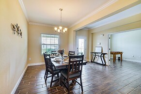 4 Mi to Golf: Gem w/ Pool & Lanai in Cape Coral