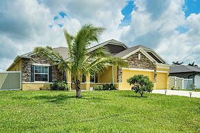 4 Mi to Golf: Gem w/ Pool & Lanai in Cape Coral