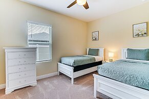 4 Mi to Golf: Gem w/ Pool & Lanai in Cape Coral