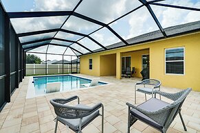 4 Mi to Golf: Gem w/ Pool & Lanai in Cape Coral