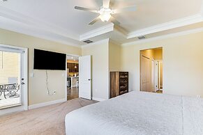 4 Mi to Golf: Gem w/ Pool & Lanai in Cape Coral