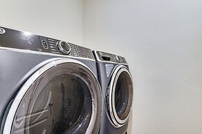 4 Mi to Golf: Gem w/ Pool & Lanai in Cape Coral