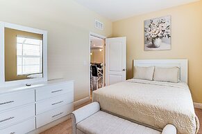 4 Mi to Golf: Gem w/ Pool & Lanai in Cape Coral