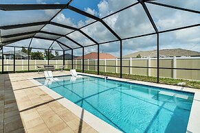 4 Mi to Golf: Gem w/ Pool & Lanai in Cape Coral