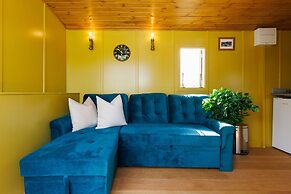 Beautifully Restored WW2 Carriage - Sleeps 6