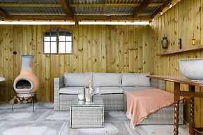 Beautifully Restored WW2 Carriage - Sleeps 6