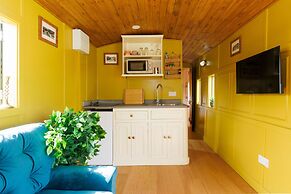 Beautifully Restored WW2 Carriage - Sleeps 6