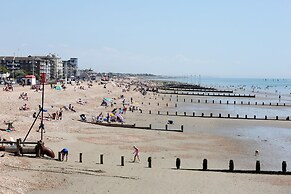 Two bed Apartment With Sea Views in Bognor Regis