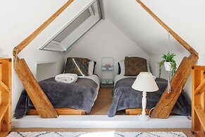 Enchanting 4BD Cottage Lodge Nr Eartham Wood