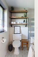 Enchanting 4BD Cottage Lodge Nr Eartham Wood