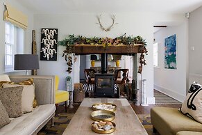 Enchanting 4BD Cottage Lodge Nr Eartham Wood