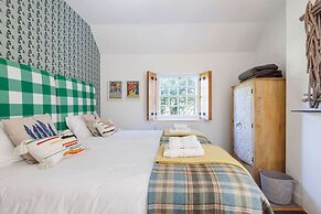 Enchanting 4BD Cottage Lodge Nr Eartham Wood