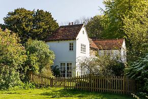 Enchanting 4BD Cottage Lodge Nr Eartham Wood