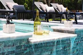 FoxStays Private Resort