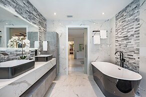 FoxStays Private Resort