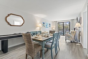 Coastal Getaway: Prime 3br Condo 1 Block To Beach 3 Bedroom Condo
