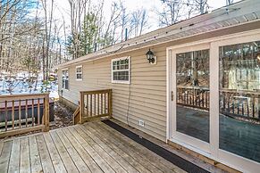 Your Perfect Blend Of Views, Hot Tub, And Fun! 3 Bedroom Home by RedAw