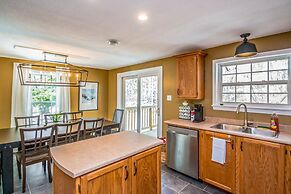 Your Perfect Blend Of Views, Hot Tub, And Fun! 3 Bedroom Home by RedAw