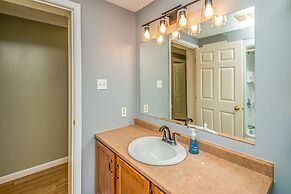 Your Perfect Blend Of Views, Hot Tub, And Fun! 3 Bedroom Home by RedAw
