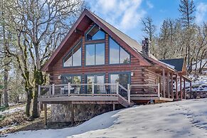 Straight From The Heart 3 Bedroom Cabin by RedAwning