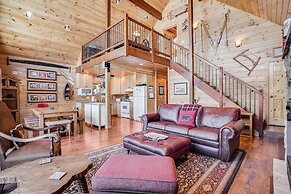 Straight From The Heart 3 Bedroom Cabin by RedAwning