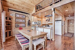 Straight From The Heart 3 Bedroom Cabin by RedAwning