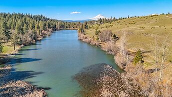 Straight From The Heart 3 Bedroom Cabin by RedAwning