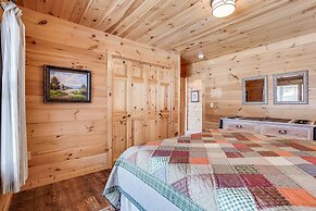 Straight From The Heart 3 Bedroom Cabin by RedAwning