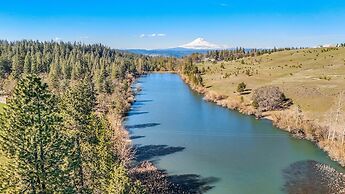 Straight From The Heart 3 Bedroom Cabin by RedAwning